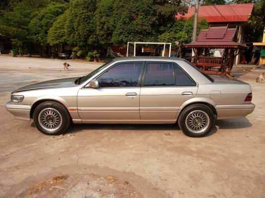 NISSAN BLUEBIRD เครื่อง 2000cc หัวฉีด ช่วงล่างดี ดิสหน้าและหลัง พร้อมใช้งานu12 สวยๆ ดิส4ล้อ ติดแก๊ส LPG ประหยัดมาก