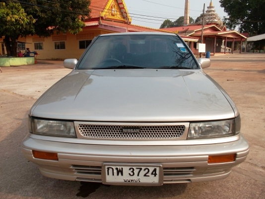 NISSAN BLUEBIRD เครื่อง 2000cc หัวฉีด ช่วงล่างดี ดิสหน้าและหลัง พร้อมใช้งานu12 สวยๆ ดิส4ล้อ ติดแก๊ส LPG ประหยัดมาก