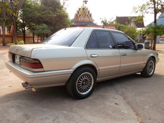 NISSAN BLUEBIRD เครื่อง 2000cc หัวฉีด ช่วงล่างดี ดิสหน้าและหลัง พร้อมใช้งานu12 สวยๆ ดิส4ล้อ ติดแก๊ส LPG ประหยัดมาก