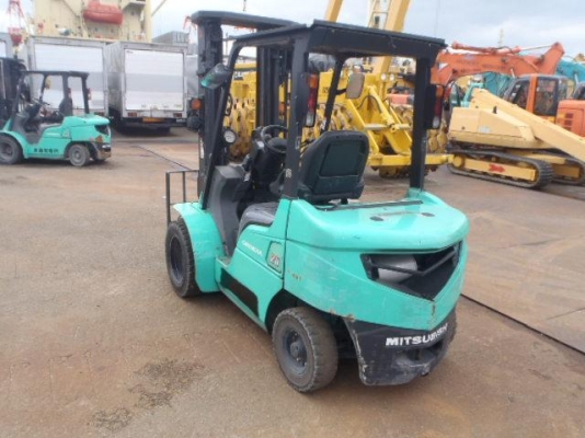 ขายฟอร์คลิฟต์ MITSUBISHI GRANDIA   FD25D  DIESEL (รุ่นใหม่ล่าสุด)  ล้อหน้าคู่  ,เสา FULL FREE  5 เมตร  , FORK SHIFT, MT, เดิมแท้จากญี่ปุ่น !!!!!!