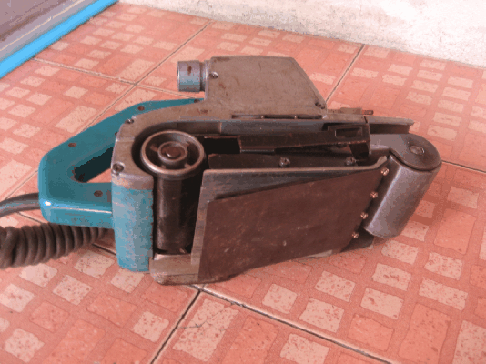 ขายเครื่องขัดกระดาษทราย Makita แท้ๆสักตัวคับ Model 9401.