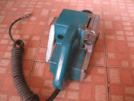 ขายเครื่องขัดกระดาษทราย Makita แท้ๆสักตัวคับ Model 9401.