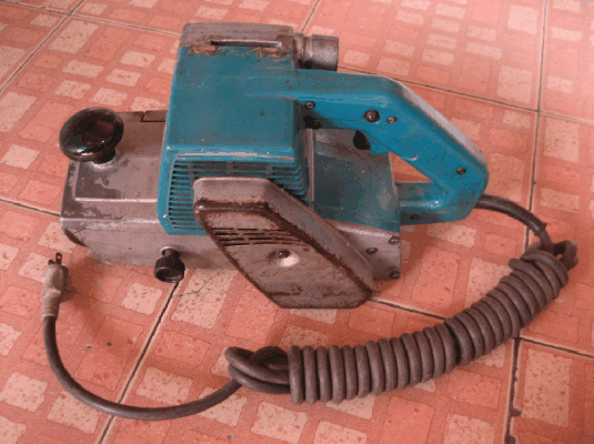 ขายเครื่องขัดกระดาษทราย Makita แท้ๆสักตัวคับ Model 9401.