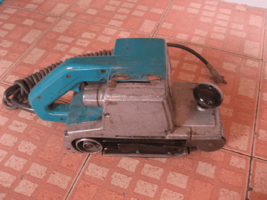 ขายเครื่องขัดกระดาษทราย Makita แท้ๆสักตัวคับ Model 9401.