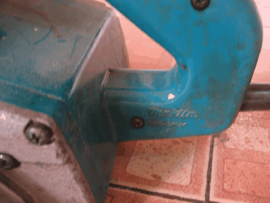 ขายเครื่องขัดกระดาษทราย Makita แท้ๆสักตัวคับ Model 9401.