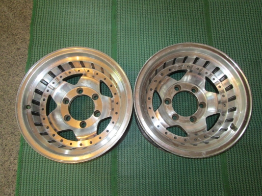 ขายล้อ 15x8.5 et -25 6รู   2วง 4000