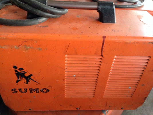 ขายตู้เชื่อม Inverter ขนาด 250 มี 2 ตัวครับ คนละยี่ห้อ ตัวละ 6500 บาท