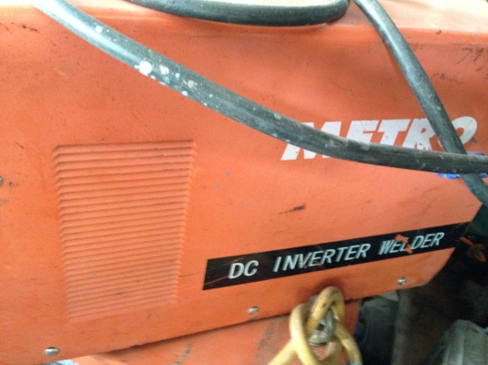 ขายตู้เชื่อม Inverter ขนาด 250 มี 2 ตัวครับ คนละยี่ห้อ ตัวละ 6500 บาท