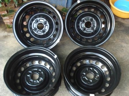 ล้อกะทะขอบ 14  4รู 100 สภาพใหม่ๆ 4 วงขายถูกๆ