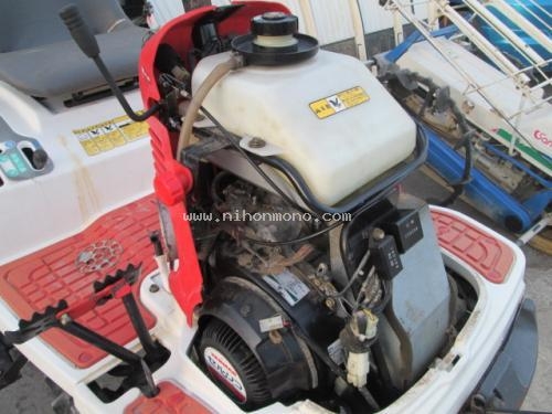 รถปลูกข้าวดำนาแบบนั่งขับ รหัสสินค้า : 13001432 ยี่ห้อ : YANMAR รุ่น : Pe-40