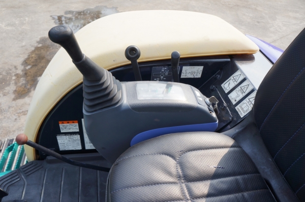 ขายรถขุด KOMUTSU PC30MR-1 เก่านอกปรับสภาพ