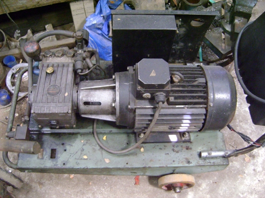 ขายปั๊มฉีดน้ำแรงดันสูง มือสอง ขายปั๊มฉีดน้ำแรงดันสูง มือสอง