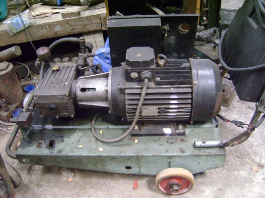 ขายปั๊มฉีดน้ำแรงดันสูง มือสอง ขายปั๊มฉีดน้ำแรงดันสูง มือสอง