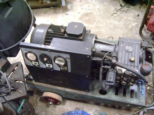 ขายปั๊มฉีดน้ำแรงดันสูง มือสอง ขายปั๊มฉีดน้ำแรงดันสูง มือสอง