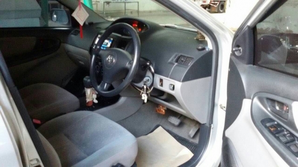ขายด่วนครับ Toyota Vios สภาพดีเครื่องดี เดิมๆแม็กยางใหม่เอี่ยม
