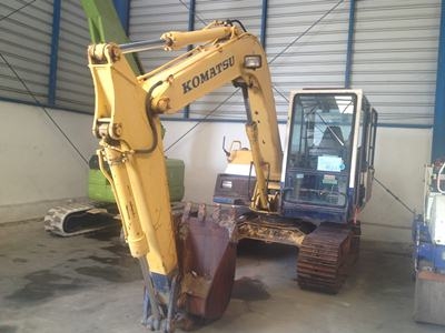 ขายรถขุด PC60-6 สภาพสวยพร้อมใช้ นำเข้าจากประเทศญี่ปุ่น ติดต่อ อำพล 090-9694506/080-3031241 ขายรถขุด PC60-6 สภาพสวยพร้อมใช้ นำเข้าจากประเทศญี่ปุ่น ติดต่อ อำพล 090-9694506/080-3031241