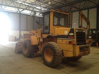 ขายรถตัก WA100-1 สภาพสวยพร้อมใช้ นำเข้าจากประเทศญี่ปุ่น ติดต่อ อำพล 090-9694506/080-3031241