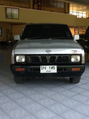 ขายNISSAN BIG-M เครื่องดีเซลเกียร์ธรรมดา สภาพเดิมๆ