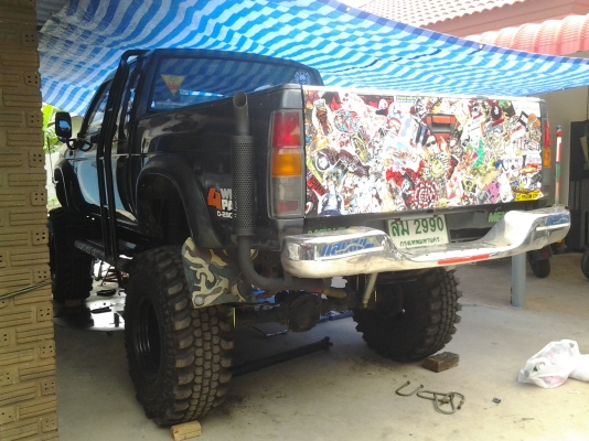 ใครชอบบิ๊กฟุ้ต เชิญทางนี้ครับ NISSAN BIG M โฟวีล เครื่อง3400 5VZ auto กินแก้สหัวฉีด ยาง 36 ขอบ16