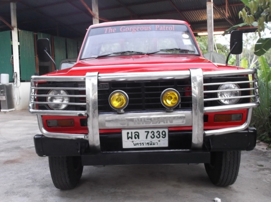The Gorgeous Nisssan  Patrol จากกองทัพเรือทะเบียนแท้ เครื่องL28 เกียร์ใหม่ 4x4 เฟืองท้ายหลัง limited กระบะขึ้นรูปใหม่ วิ่งดีมาก ติดตั้งแก๊ส LPG ใต้ท้องรถ พร้อมติดตั้งพวงมาลัย Power ตรงรุ่น ขับดีมาก ค่าใช้จ่ายไม่เกิน กม.ละ 3 บาท ราคา 680000 บาท สนใจคุยต่อร
