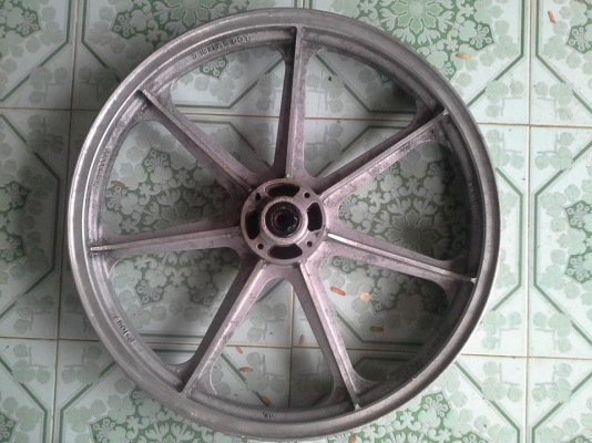 ขายแม็กเกวียน 7 ก้าน Kawasaki ล้อหน้า 19x1.85