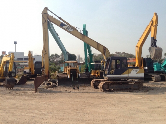 ขายรถแมคโครSK120บูมยาว สภาพพร้อมใช้ สนใจติดต่อ บอย 085-156-2314