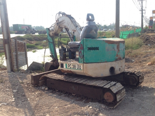 ขายรถแมคโครPC38UU สภาพพร้อมใช้ สนใจติดต่อ 085-156-2314 081-371-2233