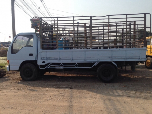 ขายรถ6ล้อ NKR110แรง สภาพพร้อมใช้ สนใจติดต่อ บอย 085-156-2314