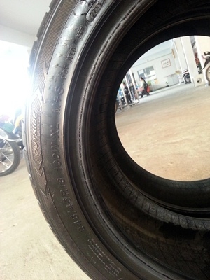 ขาย 245 / 45 R18 ดอกหนา ปี11 มีปะ 1 เส้น 1,800