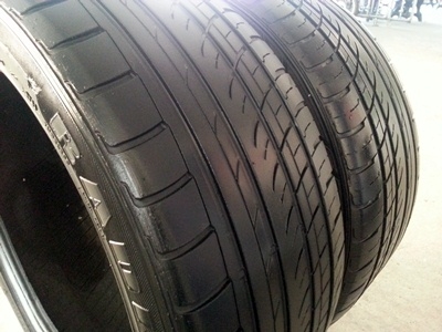 ขาย 245 / 45 R18 ดอกหนา ปี11 มีปะ 1 เส้น 1,800