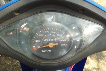 ขายเวสป้า64ราคา26500บ./ขายรถเครื่องเวฟ100 รุ่นยูบ๊อกเดิมไม่ชนทะเบียนไม่ขาด เครื่องดี ขี่ได้เลย ราคา 14500บ.