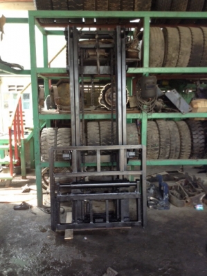 +++ -ขายเสา T.C.M.   2.5  ตัน   สูง  4  เมตร   สนใจโทร. 081-659-7598  +++