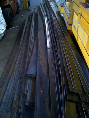 ขาย...เหล็กแผ่นแบน กว้าง10เซ็นติเมตร หนา3มิล ยาวสามเมตรกว่า