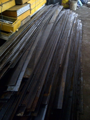 ขาย...เหล็กแผ่นแบน กว้าง10เซ็นติเมตร หนา3มิล ยาวสามเมตรกว่า