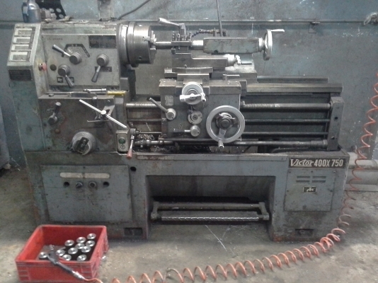 เครื่องกลึง 5 ฟุต VICTOR รุ่นหนัก เกียร์บล็อค 4 เพลาเด้ง มีเบรค