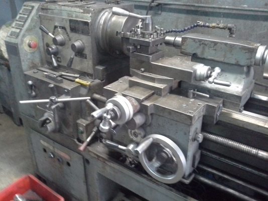 เครื่องกลึง 5 ฟุต VICTOR รุ่นหนัก เกียร์บล็อค 4 เพลาเด้ง มีเบรค