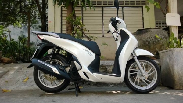 HONDA Sh150i 2013 วิ่ง 1000 เดียว สภาพนางฟ้า ราคาเบาๆ ต่อรองได้จะ