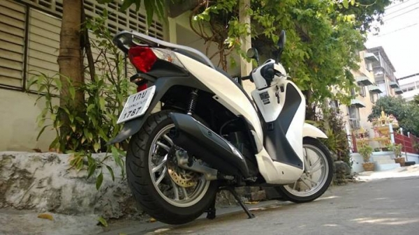 HONDA Sh150i 2013 วิ่ง 1000 เดียว สภาพนางฟ้า ราคาเบาๆ ต่อรองได้จะ