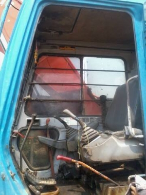 **800,000 บ.ต่อรอง**ขายแบ็คโฮ HITACHI EX200-3 Super เครื่องเดิมปั้มเดิม ไฟฟ้าครบ ช่วงล่างดีแน่นดี เอวดี ไม่แตก โซ่ โรลเลอร์ ใบแทร็ก สภาพดี 70\% ทำงานดีไม่โหลด รถทำงานได้ปกติ พร้อมใช้ พร้อมลุยงาน เอกสารเล่มทะเบียนครบ ราคาต่อรองได้เด้อ พี่น้องครับ