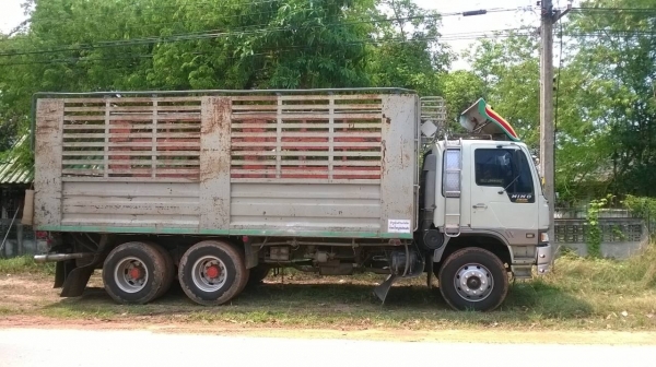 ขาย 10 ล้อเพลาเดียว 3M สภาพสวยพร้อมใช้งาน เครื่องเดิม M10C 240 HP เกียร์เดิม คัสซีสวยตลอดเส้น เก๋งสวยแอร์เย็น ทะเบียนเต็มพร้อมโอนราคาต่อรองได้