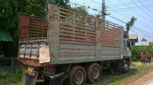 ขาย 10 ล้อเพลาเดียว 3M สภาพสวยพร้อมใช้งาน เครื่องเดิม M10C 240 HP เกียร์เดิม คัสซีสวยตลอดเส้น เก๋งสวยแอร์เย็น ทะเบียนเต็มพร้อมโอนราคาต่อรองได้