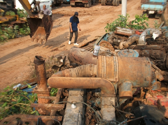 ต้องการขายเครื่องยนต์เก่าและอุปกรณ์ตัวเดินรถเกี่ยวข้าว ต้องการขายเครื่องยนต์เก่าและอุปกรณ์ตัวเดินรถเกี่ยวข้าว