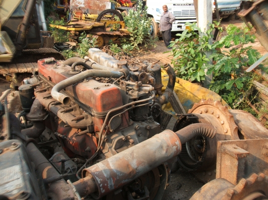 ต้องการขายเครื่องยนต์เก่าและอุปกรณ์ตัวเดินรถเกี่ยวข้าว ต้องการขายเครื่องยนต์เก่าและอุปกรณ์ตัวเดินรถเกี่ยวข้าว