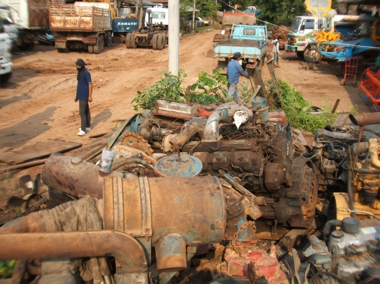 ต้องการขายเครื่องยนต์เก่าและอุปกรณ์ตัวเดินรถเกี่ยวข้าว ต้องการขายเครื่องยนต์เก่าและอุปกรณ์ตัวเดินรถเกี่ยวข้าว