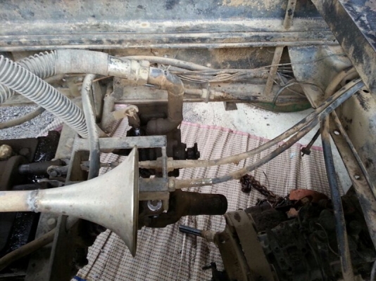 รถมิตซู 6 ล้อดั้ม 115 แรงม้า ปี 37 สนใจติดต่อ 081 - 6079515 รถมิตซู 6 ล้อดั้ม 115 แรงม้า ปี 37 สนใจติดต่อ 081 - 6079515