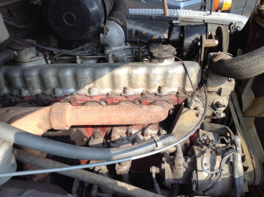 ขายเทเลอร์บรรทุกรถเกี่ยว+แบคโฮ 10 ล้อหัวยาวเพลาเดียว หางพับไฮดรอริค เครื่อง+เกียร์ EH700 168 HP คัสซีสวยตลอดเส้น ช่วงล่างลูกหมากร้อยเฟืองท้าย FUSO พวงมาลัยพาวเวอร์ ทะเบียนพร้อมโอน ราคาต่อรองได้