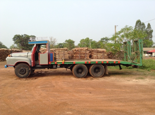 ขายเทเลอร์บรรทุกรถเกี่ยว+แบคโฮ 10 ล้อหัวยาวเพลาเดียว หางพับไฮดรอริค เครื่อง+เกียร์ EH700 168 HP คัสซีสวยตลอดเส้น ช่วงล่างลูกหมากร้อยเฟืองท้าย FUSO พวงมาลัยพาวเวอร์ ทะเบียนพร้อมโอน ราคาต่อรองได้