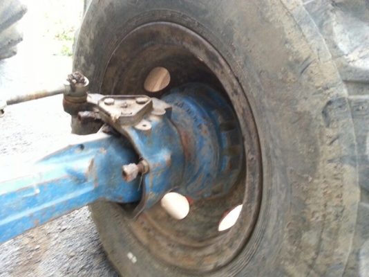 รถไถ FORD  6610.   2 เพลา.  สนใจติดต่อ 081 - 6079515