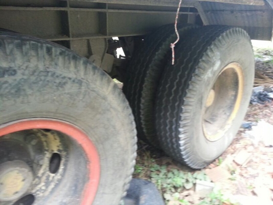 รถฮีโน่ 10 ล้อ หัวลาก  220 แรงม้า.  ( ขายแม่ , ลูก )   สนใจติดต่อ  081 - 6079515