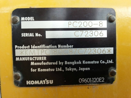 KOMATSU PC200-8